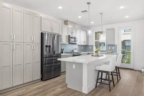 Kitchen - 323 Alviso Ter, Sunnyvale, CA 94085 photo 2 of 3