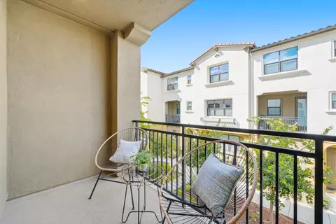 Exterior - 323 Alviso Ter, Sunnyvale, CA 94085 photo 2 of 5