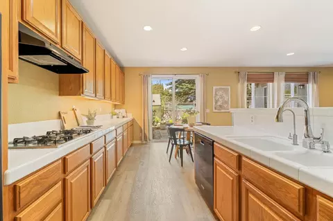 Kitchen - 4460 Peninsula Point Dr, Seaside, CA 93955 photo 1 of 1