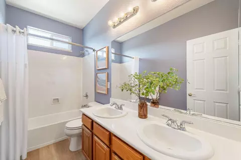 Bath - 4460 Peninsula Point Dr, Seaside, CA 93955 photo 2 of 4