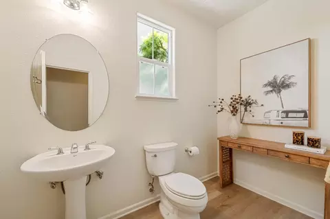 Bath - 4460 Peninsula Point Dr, Seaside, CA 93955 photo 1 of 4
