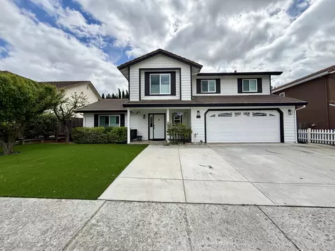 1701 Hemlock Ct, Hollister, CA 95023