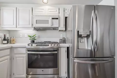 Kitchen - 71 Patrick Way, Half Moon Bay, CA 94019 photo 4 of 5
