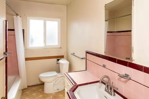 Bath - 309 Tyrella Ave, Mountain View, CA 94043 photo 1 of 2