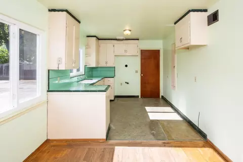 Kitchen - 309 Tyrella Ave, Mountain View, CA 94043 photo 1 of 2