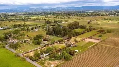 672 Irwin Ln, Santa Rosa, CA 95401