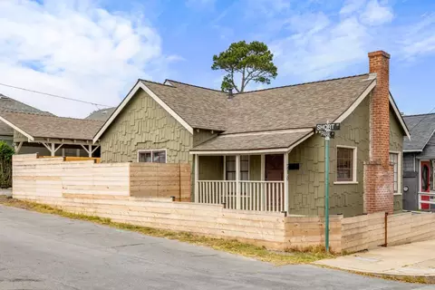 216 Park St, Pacific Grove, CA 93950