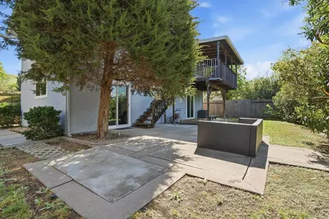 Exterior - 7516 Stagecoach Rd, Dublin, CA 94568 photo 9 of 10