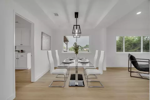 Dining - 7516 Stagecoach Rd, Dublin, CA 94568 photo 2 of 3