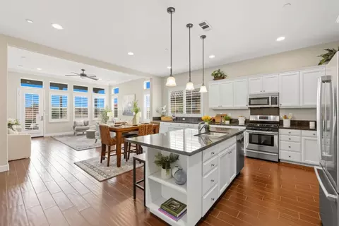 Kitchen - 3716 Chiavari Way, Manteca, CA 95337 photo 4 of 5