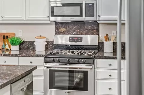 Kitchen - 3716 Chiavari Way, Manteca, CA 95337 photo 5 of 5