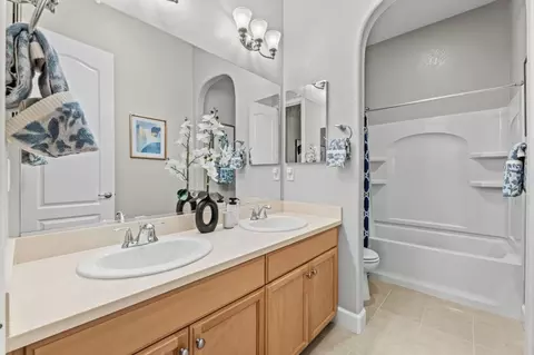 Bath - 3716 Chiavari Way, Manteca, CA 95337 photo 6 of 7