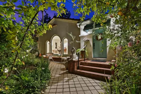 18211 Saratoga Los Gatos Rd, Monte Sereno, CA 95030