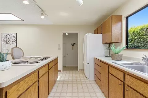 Kitchen - 425 Exeter Pl, Marina, CA 93933 photo 4 of 4