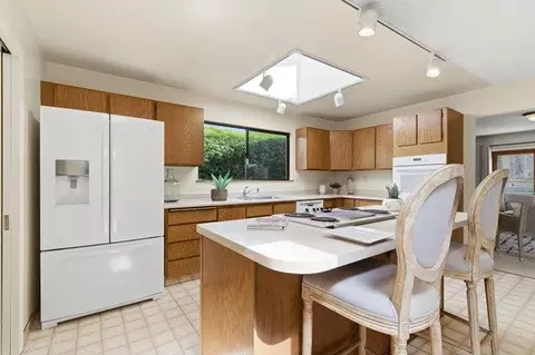 Kitchen - 425 Exeter Pl, Marina, CA 93933 photo 2 of 4
