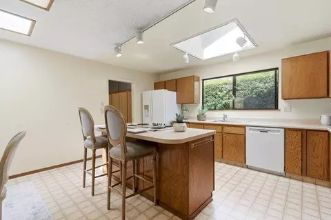 Kitchen - 425 Exeter Pl, Marina, CA 93933 photo 1 of 4