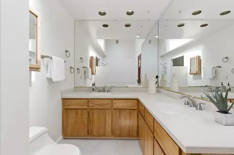 Bath - 425 Exeter Pl, Marina, CA 93933 photo 1 of 6