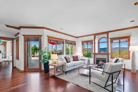 17 Kite Hill Rd, Santa Cruz, CA 95060