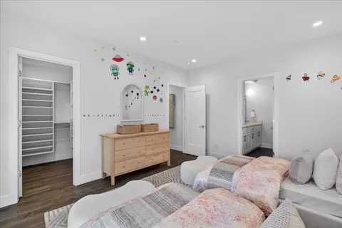 Bedroom - 10200 Empire Ave, Cupertino, CA 95014 photo 2 of 6