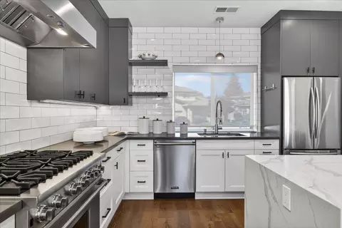 Kitchen - 10200 Empire Ave, Cupertino, CA 95014 photo 3 of 4