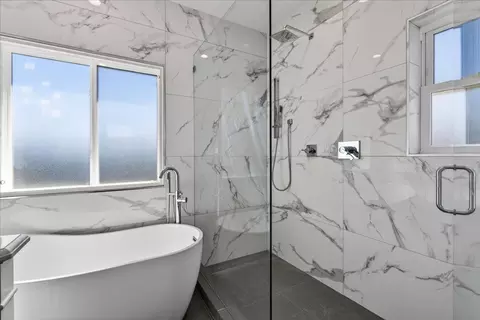 Bath - 10200 Empire Ave, Cupertino, CA 95014 photo 6 of 7