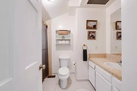 Bath - 4192 Sunridge Rd, Pebble Beach, CA 93953 photo 4 of 4