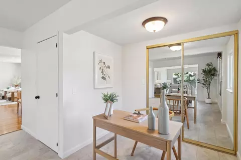 Entry Way - 851 Standish Rd, Pacifica, CA 94044 photo 1 of 2