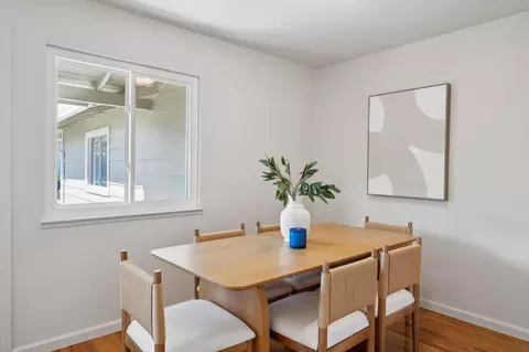 Dining - 851 Standish Rd, Pacifica, CA 94044 photo 1 of 4