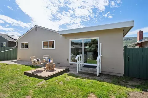 Exterior - 851 Standish Rd, Pacifica, CA 94044 photo 3 of 7
