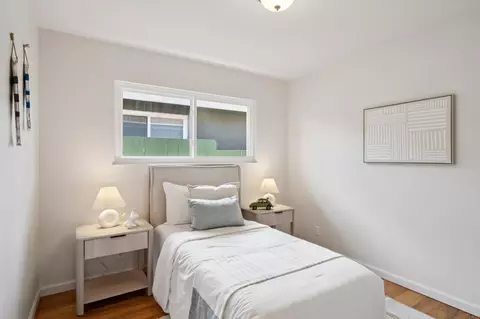 Bedroom - 851 Standish Rd, Pacifica, CA 94044 photo 5 of 6