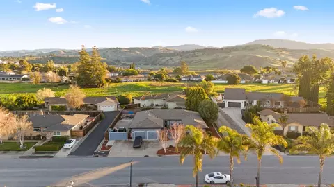 260 Donald Dr, Hollister, CA 95023