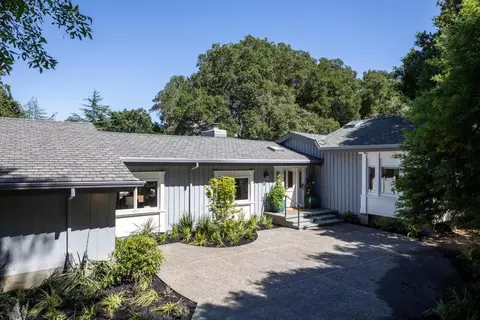 10950 Magdalena Rd, Los Altos Hills, CA 94024