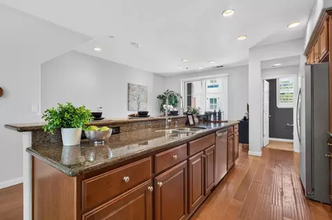 Kitchen - 461 Bedford Loop, Mountain View, CA 94043 photo 2 of 4
