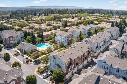 View/Area - 461 Bedford Loop, Mountain View, CA 94043 photo 3 of 7
