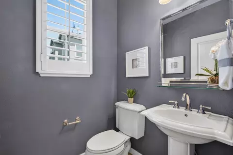Bath - 461 Bedford Loop, Mountain View, CA 94043 photo 1 of 3