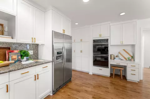 Kitchen - 537 Mountain View Ave, Mountain View, CA 94041 photo 6 of 6