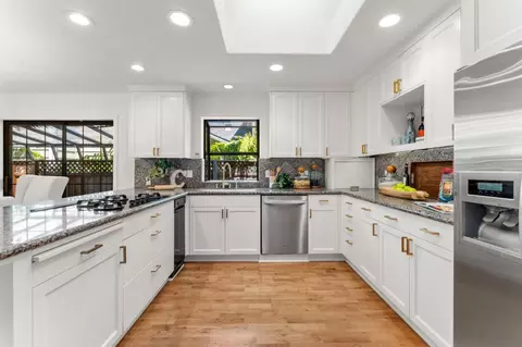 Kitchen - 537 Mountain View Ave, Mountain View, CA 94041 photo 2 of 6