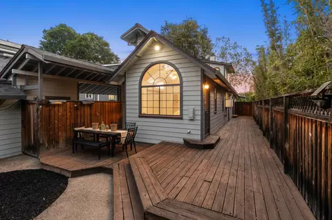 Exterior - 537 Mountain View Ave, Mountain View, CA 94041 photo 4 of 16