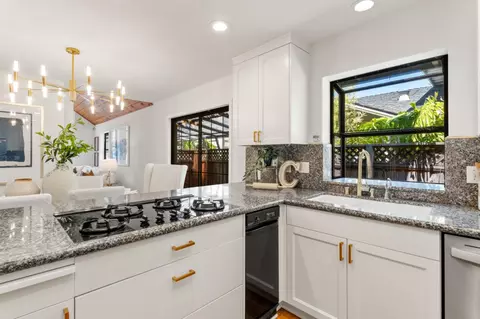 Kitchen - 537 Mountain View Ave, Mountain View, CA 94041 photo 4 of 6
