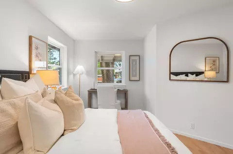 Bedroom - 537 Mountain View Ave, Mountain View, CA 94041 photo 7 of 8