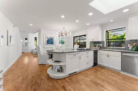 Kitchen - 537 Mountain View Ave, Mountain View, CA 94041 photo 3 of 6
