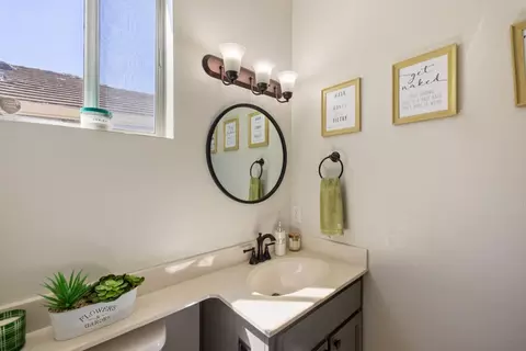 Bath - 17554 Sugarmill Rd, Salinas, CA 93908 photo 6 of 6