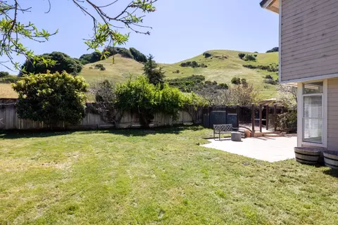 Exterior - 17554 Sugarmill Rd, Salinas, CA 93908 photo 5 of 14