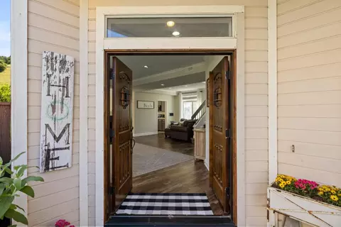 17554 Sugarmill Rd, Salinas, CA 93908