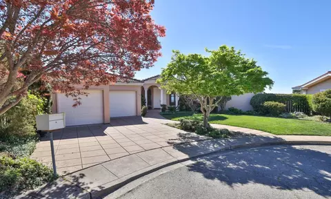 15 Serramar Dr, Oakland, CA 94611