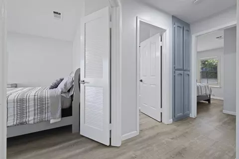 Entry Way - 2604 Snyder Ave, Modesto, CA 95356 photo 8 of 12