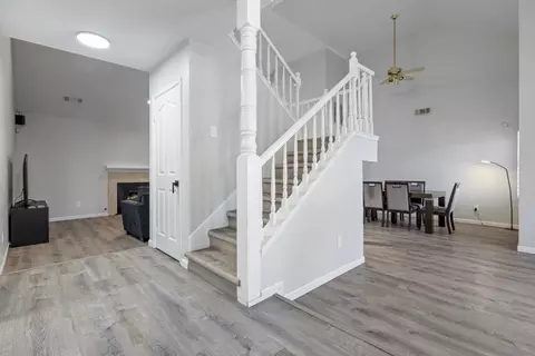 Entry Way - 2604 Snyder Ave, Modesto, CA 95356 photo 5 of 12