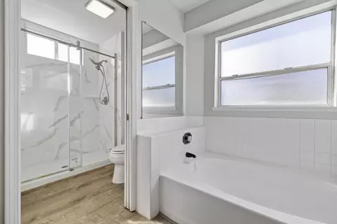 Bath - 2604 Snyder Ave, Modesto, CA 95356 photo 4 of 5