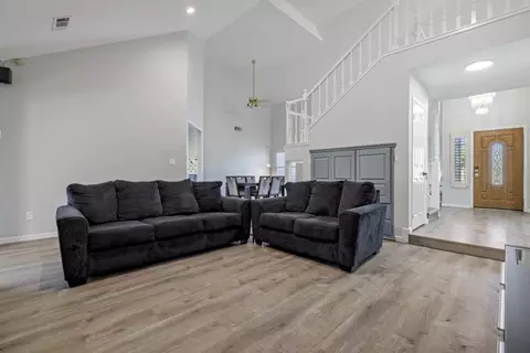 Entry Way - 2604 Snyder Ave, Modesto, CA 95356 photo 6 of 12