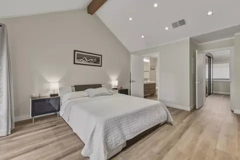 1092 Indian Summer Ct 14, San Jose, CA 95122